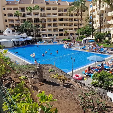 Tenerife Castle Harbour * לוס כריסטיאנוס